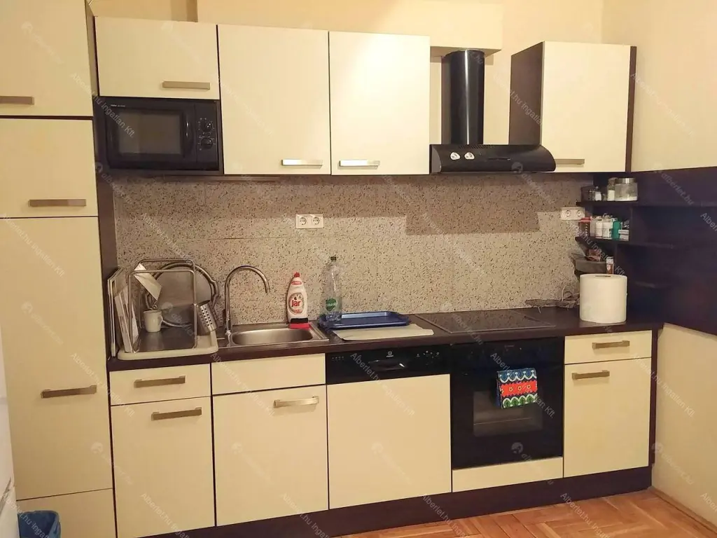 Kiadó albérlet 250000 Ft/hó áron: Budapest, VIII. kerület  Népszínház utca. Mérete: 85 nm, 2 szobás | Alberlet.hu - 6690022