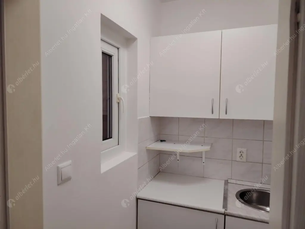Kiadó albérlet 180000 Ft/hó áron: Budapest, VIII. kerület  Orczy tér. Mérete: 31 nm, 1 szobás | Alberlet.hu - 6602259