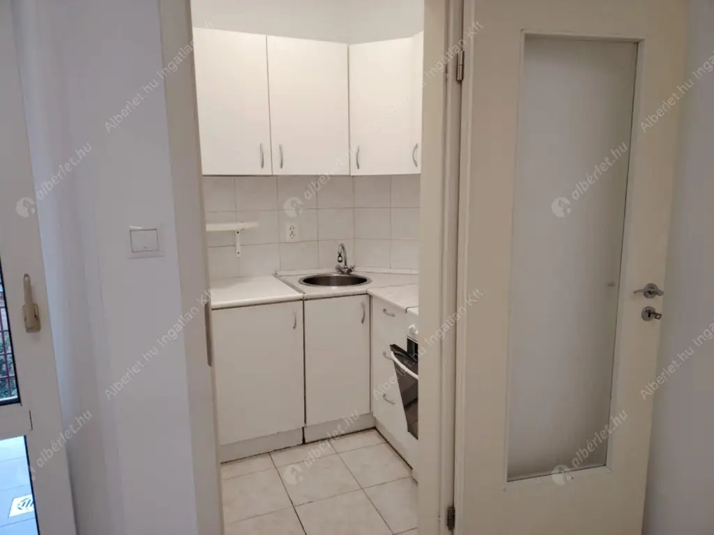 Kiadó albérlet 180000 Ft/hó áron: Budapest, VIII. kerület  Orczy tér. Mérete: 31 nm, 1 szobás | Alberlet.hu - 6602260