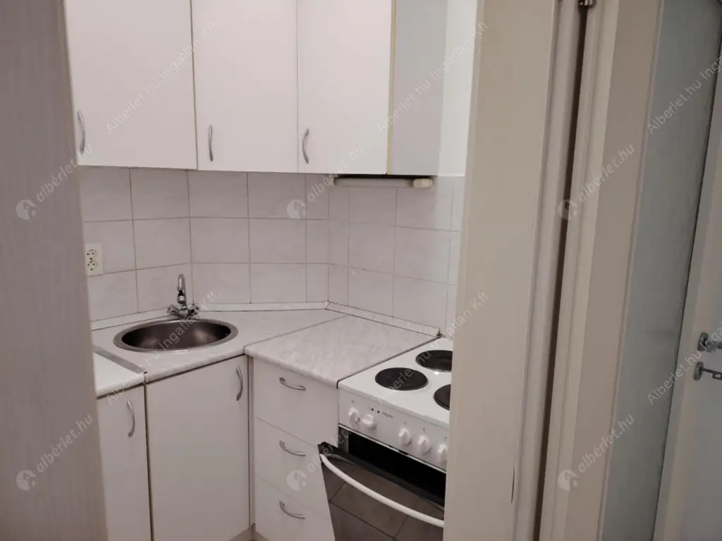 Kiadó albérlet 180000 Ft/hó áron: Budapest, VIII. kerület  Orczy tér. Mérete: 31 nm, 1 szobás | Alberlet.hu - 6602265