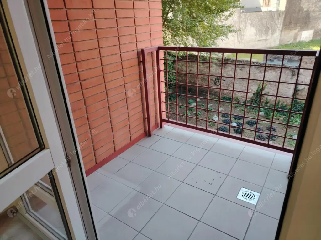 Kiadó albérlet 180000 Ft/hó áron: Budapest, VIII. kerület  Orczy tér. Mérete: 31 nm, 1 szobás | Alberlet.hu - 6602269