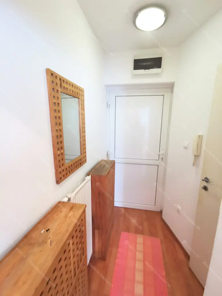 Kiadó albérlet 200000 Ft/hó áron: Budapest, VIII. kerület  Orczy tér. Mérete: 35 nm, 1 szobás | Alberlet.hu - 6705406