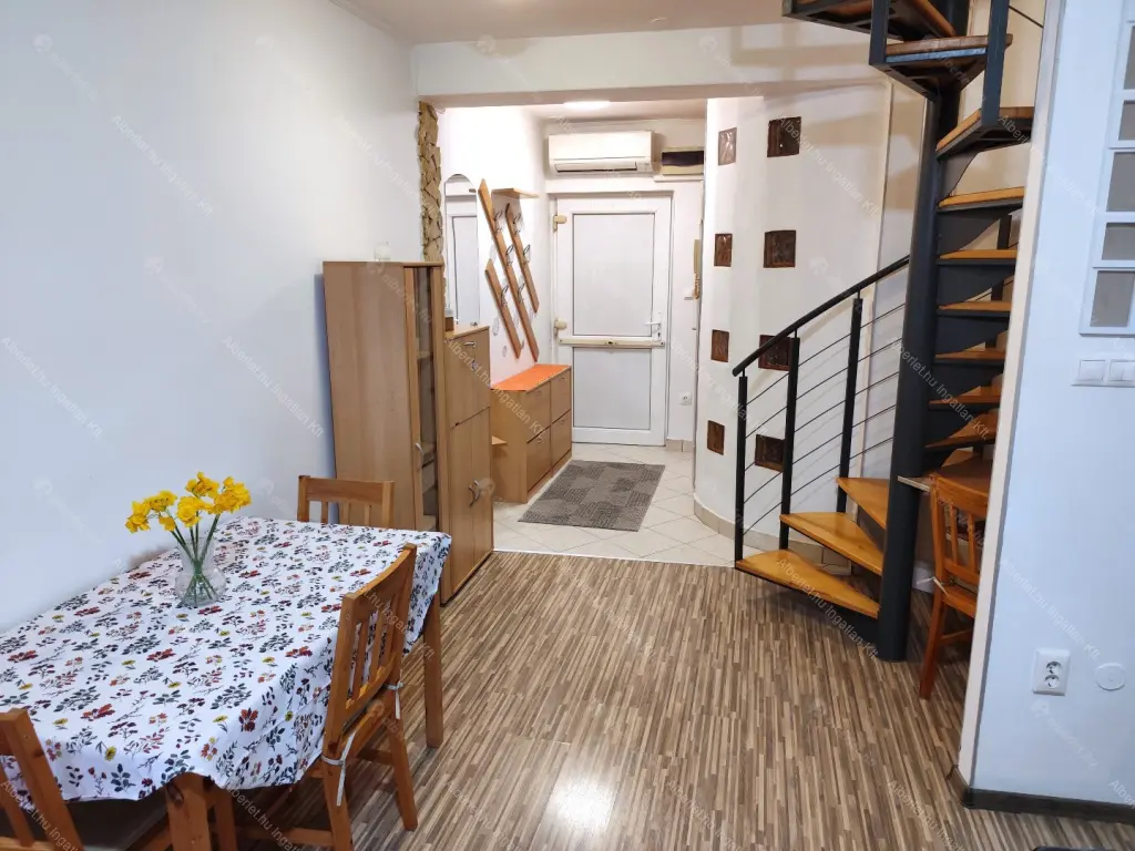 Kiadó albérlet 300000 Ft/hó áron: Budapest, VIII. kerület  Orczy tér. Mérete: 68 nm, 3 szobás | Alberlet.hu - 6653237