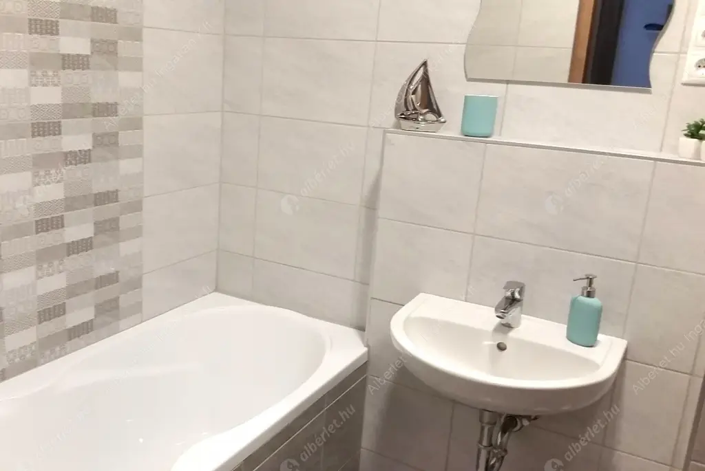 Kiadó albérlet 240000 Ft/hó áron: Budapest, VIII. kerület  Práter utca. Mérete: 35 nm, 1 szobás | Alberlet.hu - 6520701