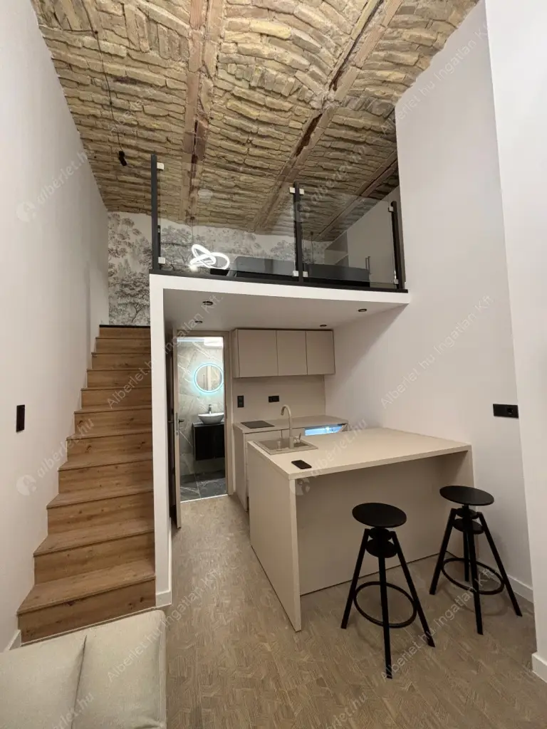 Kiadó albérlet 220000 Ft/hó áron: Budapest, VIII. kerület  Puskin utca. Mérete: 31 nm, 1 szobás | Alberlet.hu - 6580454