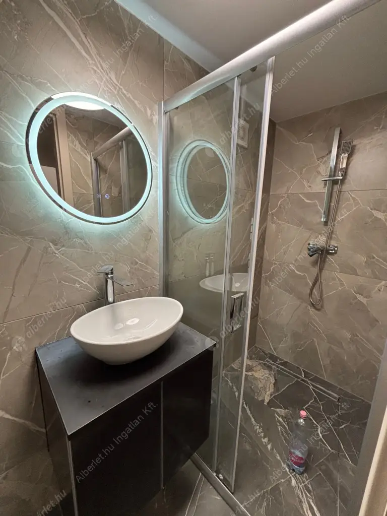 Kiadó albérlet 220000 Ft/hó áron: Budapest, VIII. kerület  Puskin utca. Mérete: 31 nm, 1 szobás | Alberlet.hu - 6580458