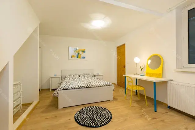 Kiadó albérlet 530000 Ft/hó áron: Budapest, VIII. kerület  Rákóczi út. Mérete: 120 nm, 5 szobás | Alberlet.hu - 6664931