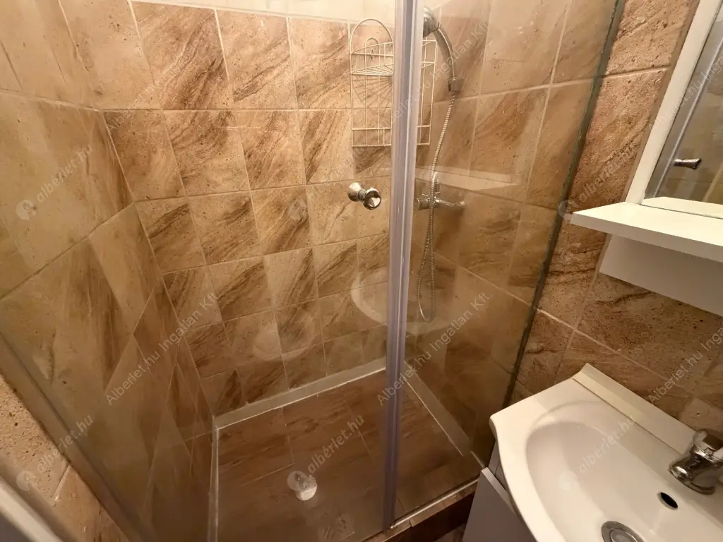 Kiadó albérlet 180000 Ft/hó áron: Budapest, VIII. kerület  Rákóczi út. Mérete: 15 nm, 2 szobás | Alberlet.hu - 6606816