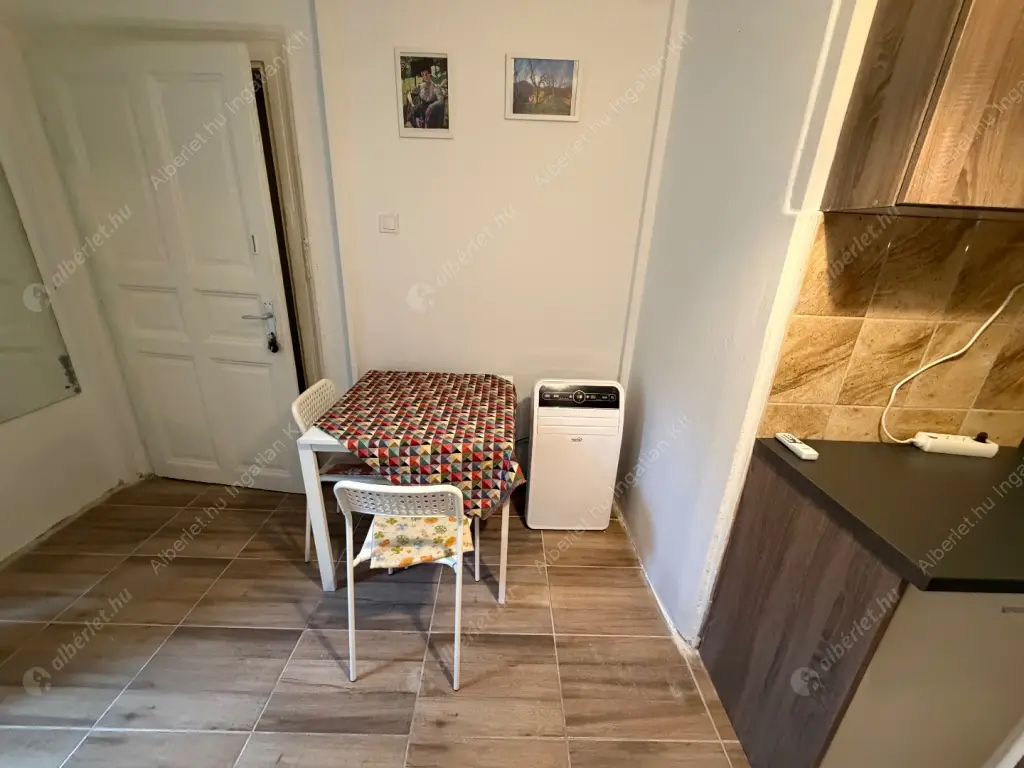 Kiadó albérlet 180000 Ft/hó áron: Budapest, VIII. kerület  Rákóczi út. Mérete: 15 nm, 2 szobás | Alberlet.hu - 6606822