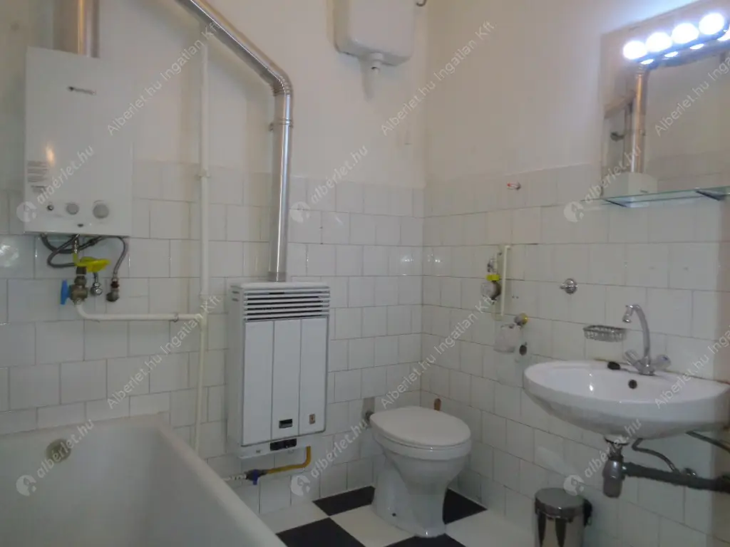 Kiadó albérlet 198000 Ft/hó áron: Budapest, VIII. kerület  Rákóczi út. Mérete: 40 nm, 1 szobás | Alberlet.hu - 6591377