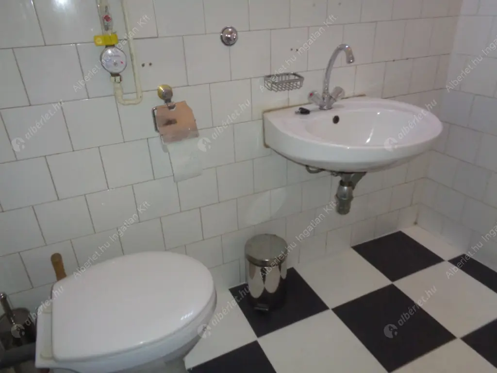 Kiadó albérlet 198000 Ft/hó áron: Budapest, VIII. kerület  Rákóczi út. Mérete: 40 nm, 1 szobás | Alberlet.hu - 6591379