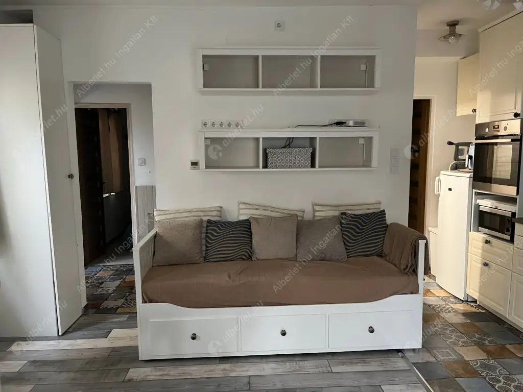 Kiadó albérlet 225000 Ft/hó áron: Budapest, VIII. kerület  Rökk Szilárd utca. Mérete: 40 nm, 2 szobás | Alberlet.hu - 6601453