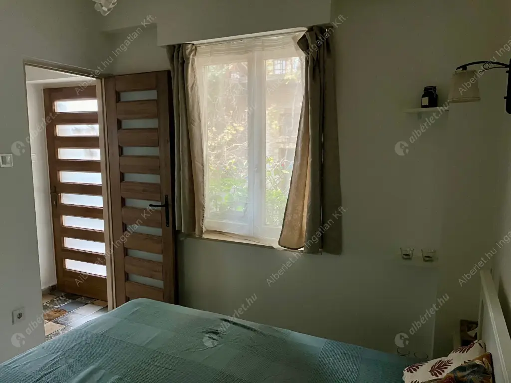 Kiadó albérlet 225000 Ft/hó áron: Budapest, VIII. kerület  Rökk Szilárd utca. Mérete: 40 nm, 2 szobás | Alberlet.hu - 6601454