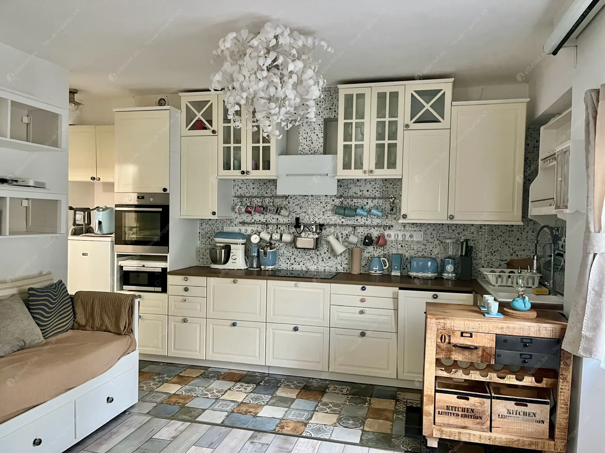 Kiadó albérlet 225000 Ft/hó áron: Budapest, VIII. kerület  Rökk Szilárd utca. Mérete: 40 nm, 2 szobás | Alberlet.hu - 6603849