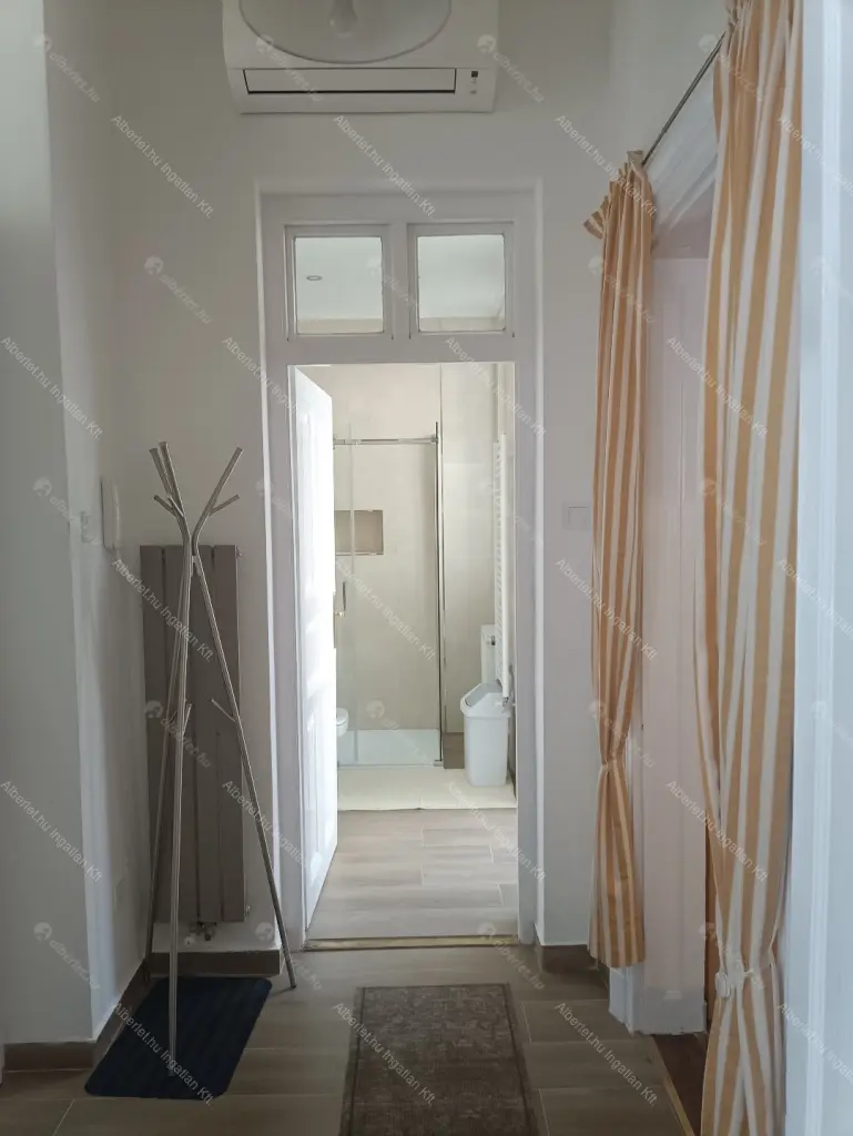 Kiadó albérlet 210000 Ft/hó áron: Budapest, VIII. kerület  Szentkirályi utca. Mérete: 32 nm, 1 szobás | Alberlet.hu - 6698610