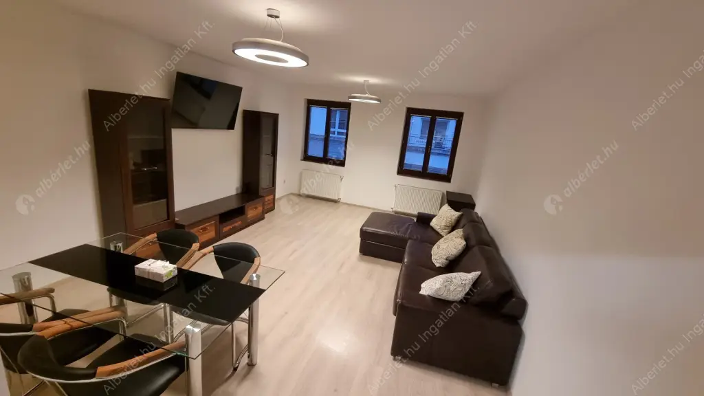 Kiadó albérlet 300000 Ft/hó áron: Budapest, VIII. kerület  Szentkirályi utca. Mérete: 67 nm, 2 szobás | Alberlet.hu - 6569456