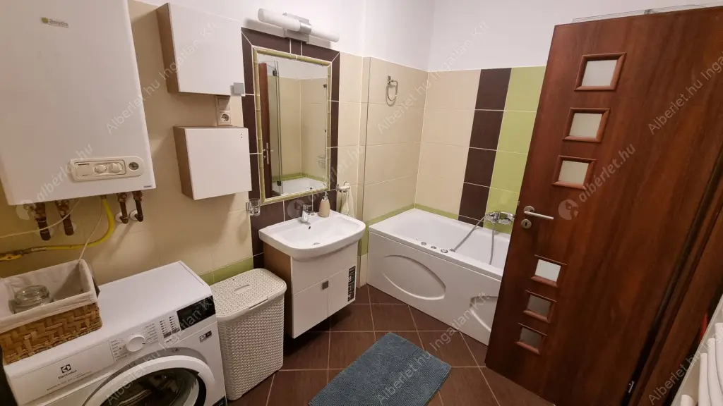 Kiadó albérlet 300000 Ft/hó áron: Budapest, VIII. kerület  Szentkirályi utca. Mérete: 67 nm, 2 szobás | Alberlet.hu - 6569458