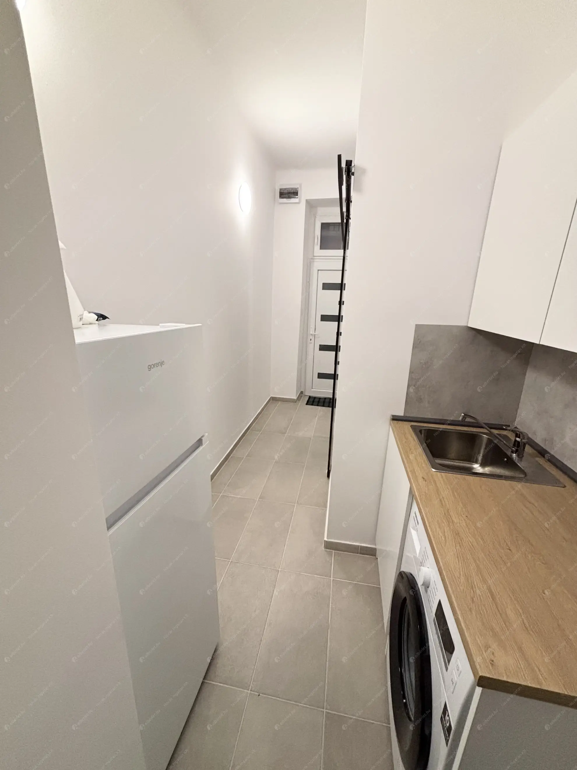 Kiadó albérlet 210000 Ft/hó áron: Budapest, VIII. kerület  Szerdahelyi utca. Mérete: 22 nm, 1 szobás | Alberlet.hu - 6579518