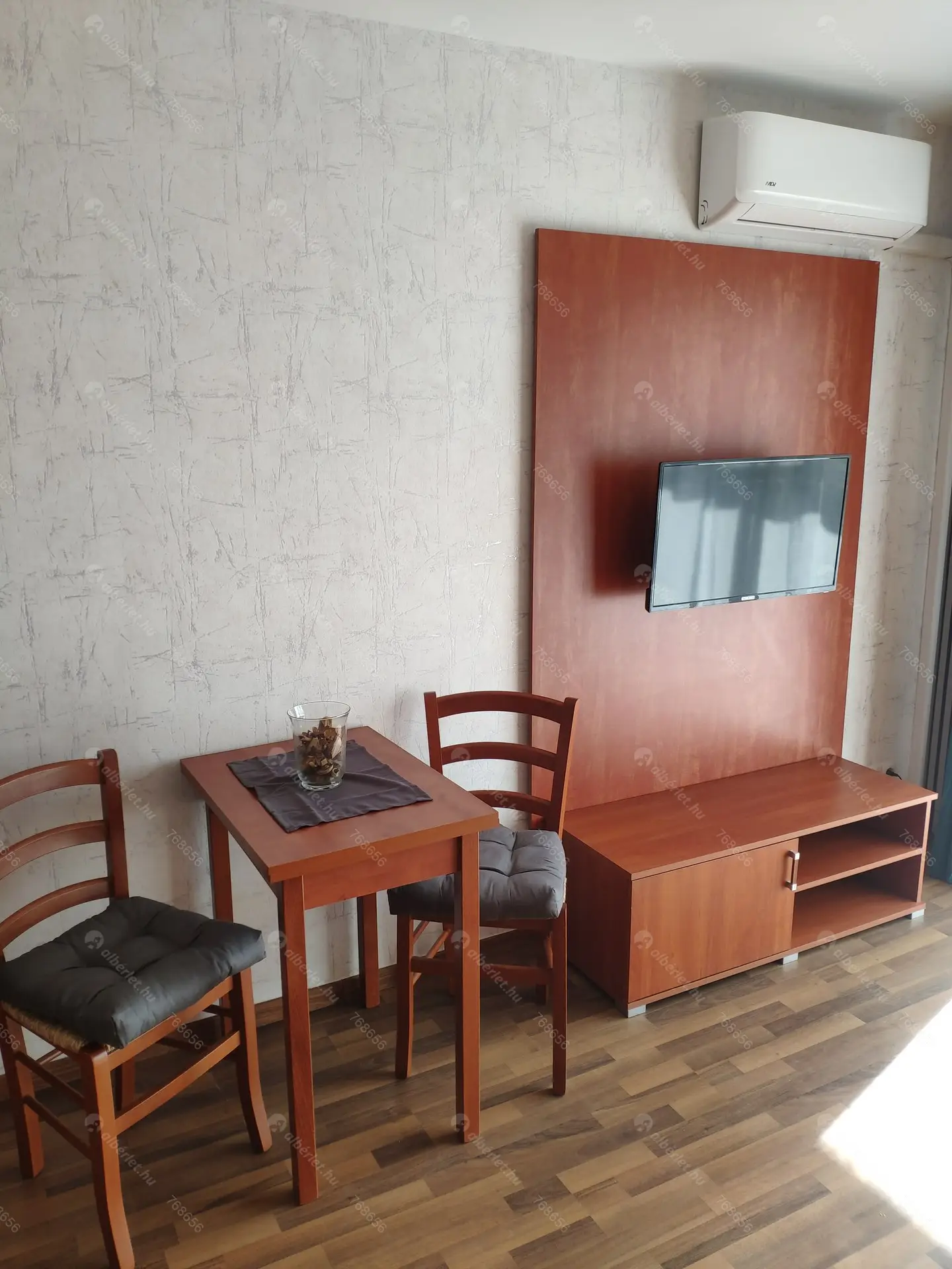 Kiadó albérlet 170000 Ft/hó áron: Budapest, VIII. kerület  Szerdahelyi utca. Mérete: 36 nm, 1 szobás | Alberlet.hu - 6544271