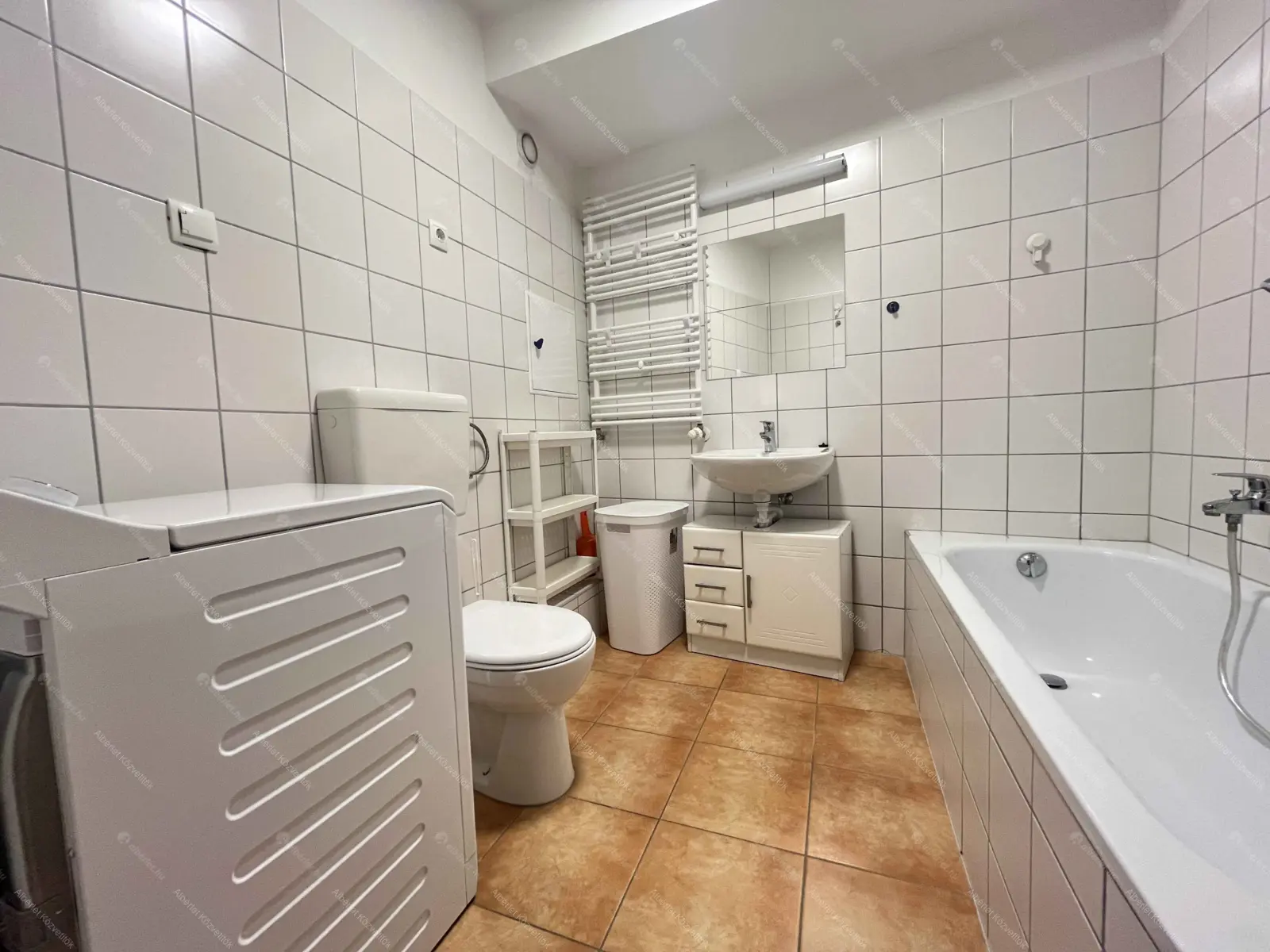 Kiadó albérlet 210000 Ft/hó áron: Budapest, VIII. kerület  Szerdahelyi utca. Mérete: 49 nm, 1 szobás | Alberlet.hu - 6702946