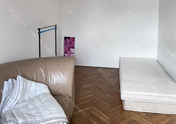 Kiadó albérlet 245000 Ft/hó áron: Budapest, VIII. kerület  Teleki László tér. Mérete: 55 nm, 2 szobás | Alberlet.hu - 6691136