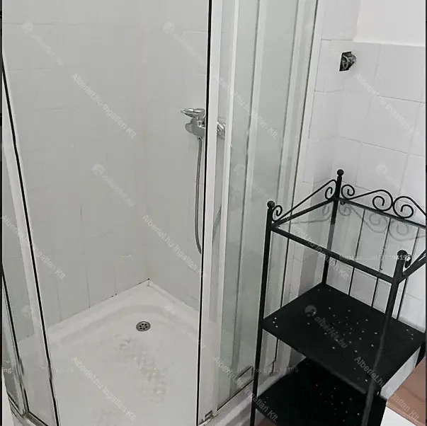 Kiadó albérlet 245000 Ft/hó áron: Budapest, VIII. kerület  Teleki László tér. Mérete: 55 nm, 2 szobás | Alberlet.hu - 6691141