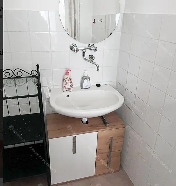 Kiadó albérlet 245000 Ft/hó áron: Budapest, VIII. kerület  Teleki László tér. Mérete: 55 nm, 2 szobás | Alberlet.hu - 6691142