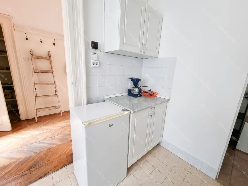 Kiadó albérlet 220000 Ft/hó áron: Budapest, VIII. kerület  Teleki László tér. Mérete: 55 nm, 2 szobás | Alberlet.hu - 6705529