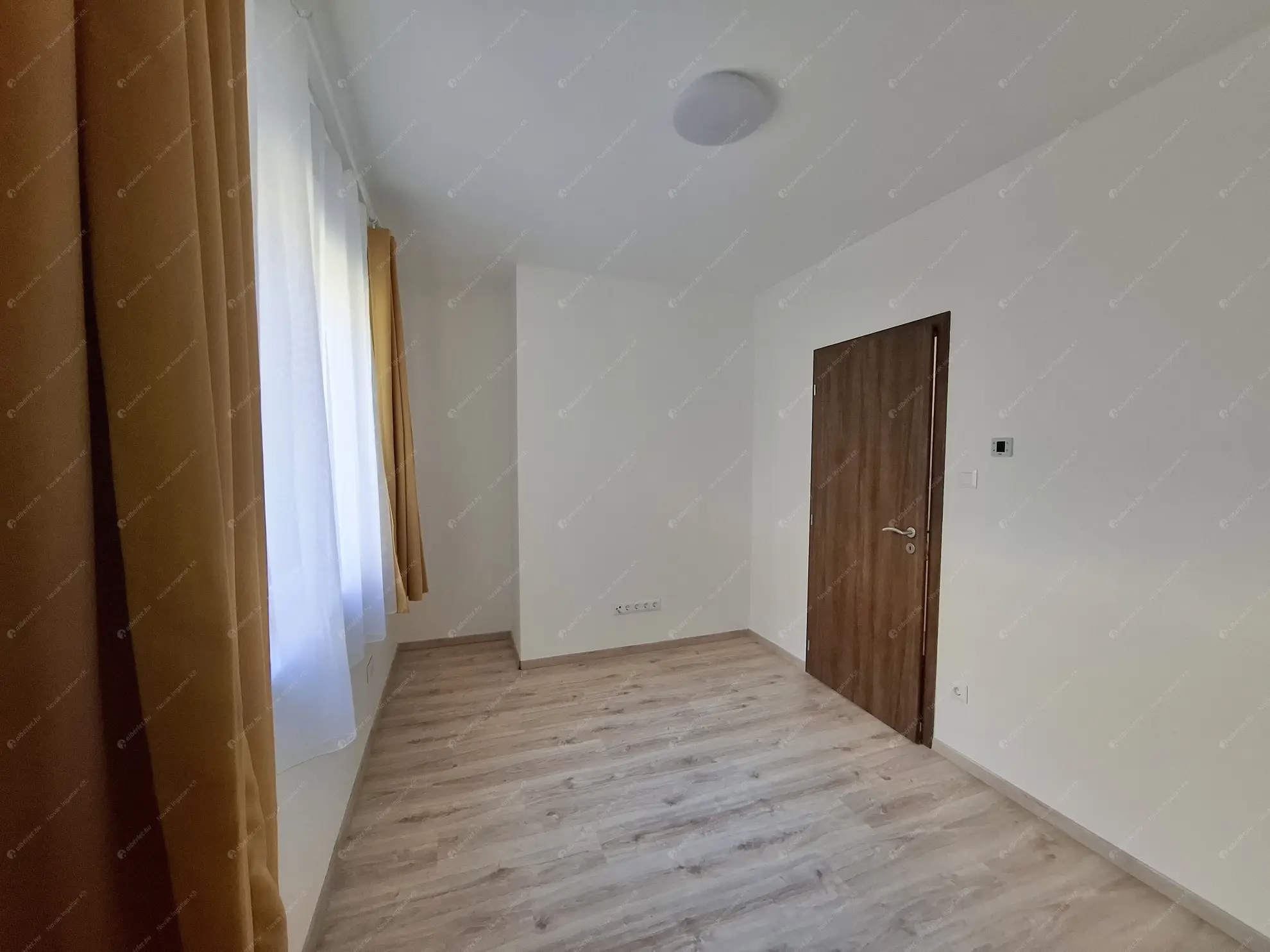 Kiadó albérlet 220000 Ft/hó áron: Budapest, VIII. kerület  Tolnai Lajos utca. Mérete: 38 nm, 1 szobás | Alberlet.hu - 6548009