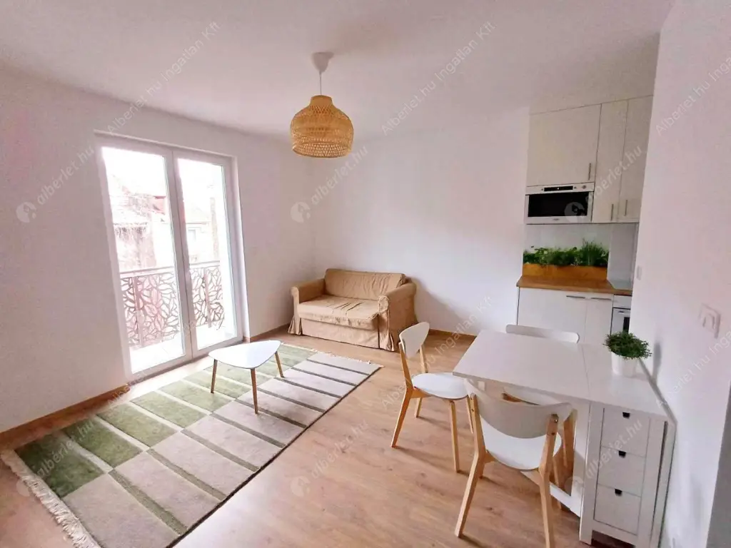 Kiadó albérlet 270000 Ft/hó áron: Budapest, VIII. kerület  Tolnai Lajos utca. Mérete: 43 nm, 2 szobás | Alberlet.hu - 6540977