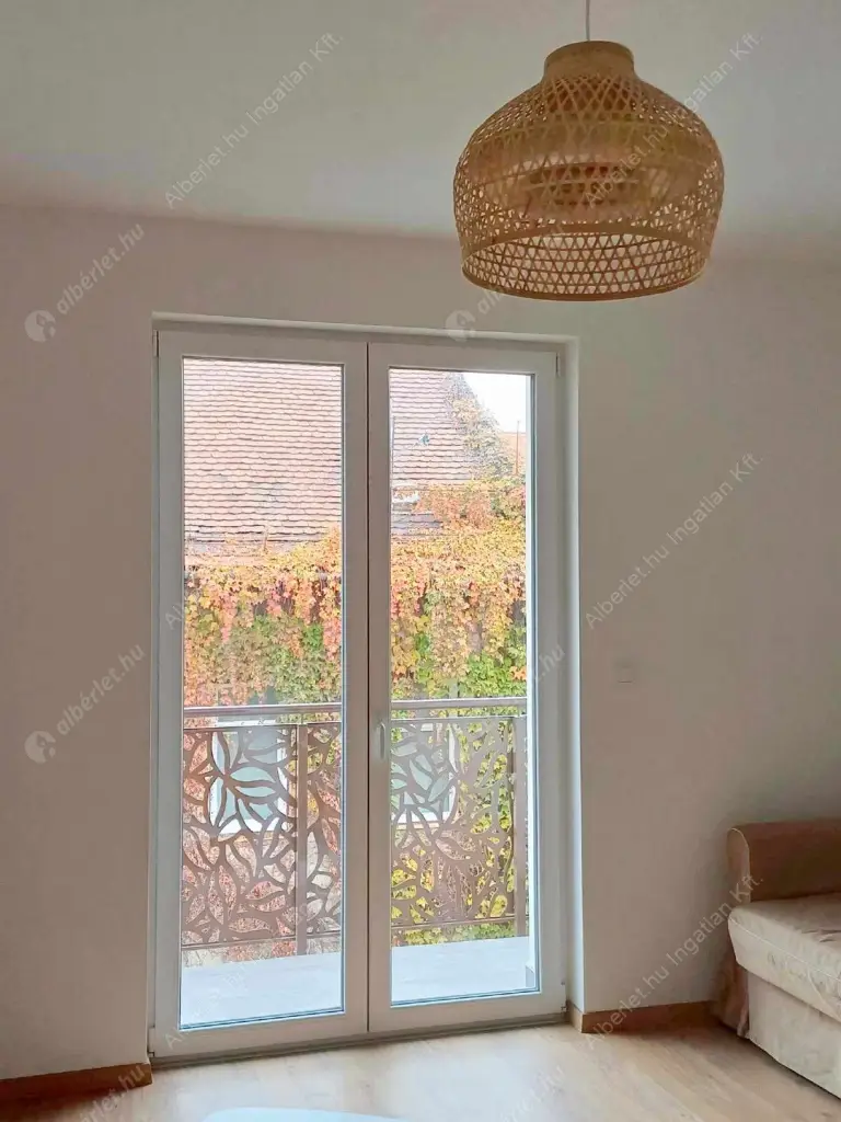 Kiadó albérlet 270000 Ft/hó áron: Budapest, VIII. kerület  Tolnai Lajos utca. Mérete: 43 nm, 2 szobás | Alberlet.hu - 6540982