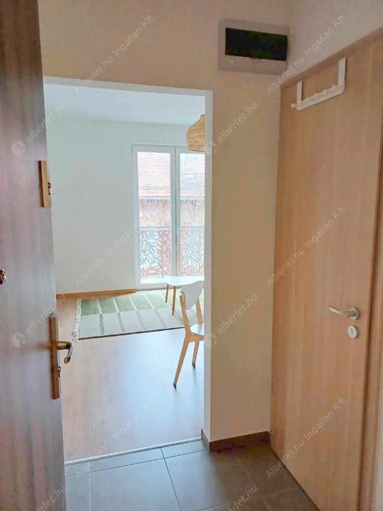 Kiadó albérlet 270000 Ft/hó áron: Budapest, VIII. kerület  Tolnai Lajos utca. Mérete: 43 nm, 2 szobás | Alberlet.hu - 6540995