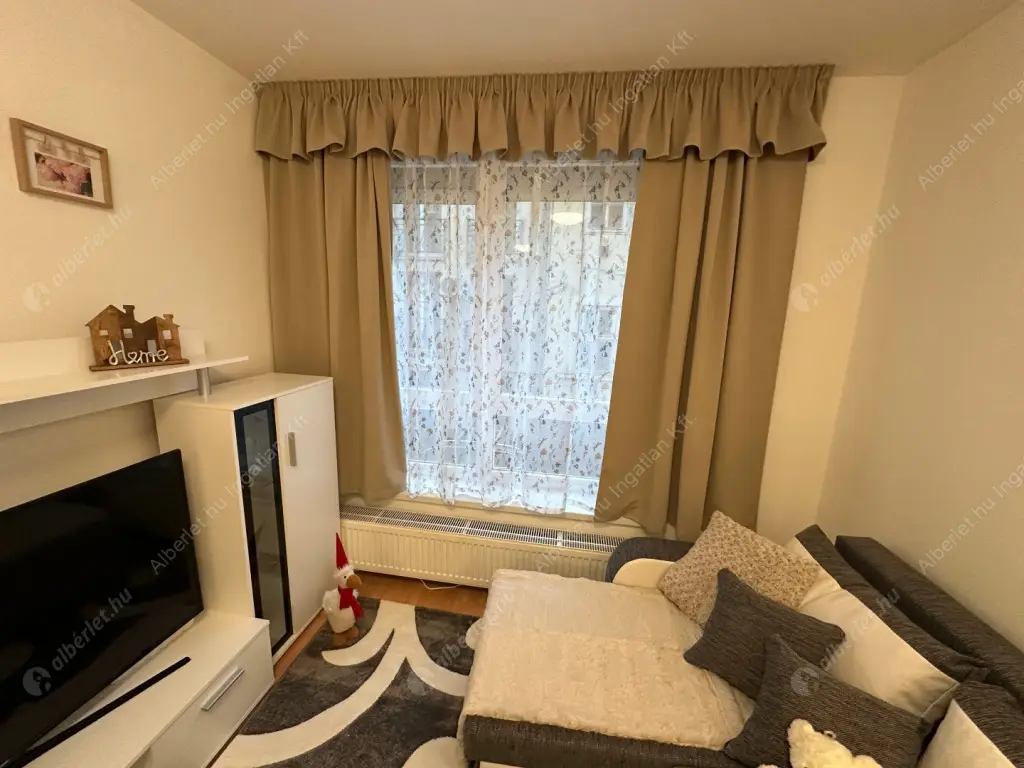 Kiadó albérlet 340000 Ft/hó áron: Budapest, VIII. kerület  Tolnai Lajos utca. Mérete: 50 nm, 2 szobás | Alberlet.hu - 6637014