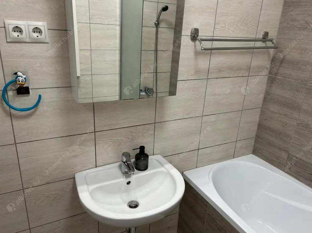 Kiadó albérlet 270000 Ft/hó áron: Budapest, VIII. kerület  Tömő utca. Mérete: 45 nm, 1 szobás | Alberlet.hu - 6577869