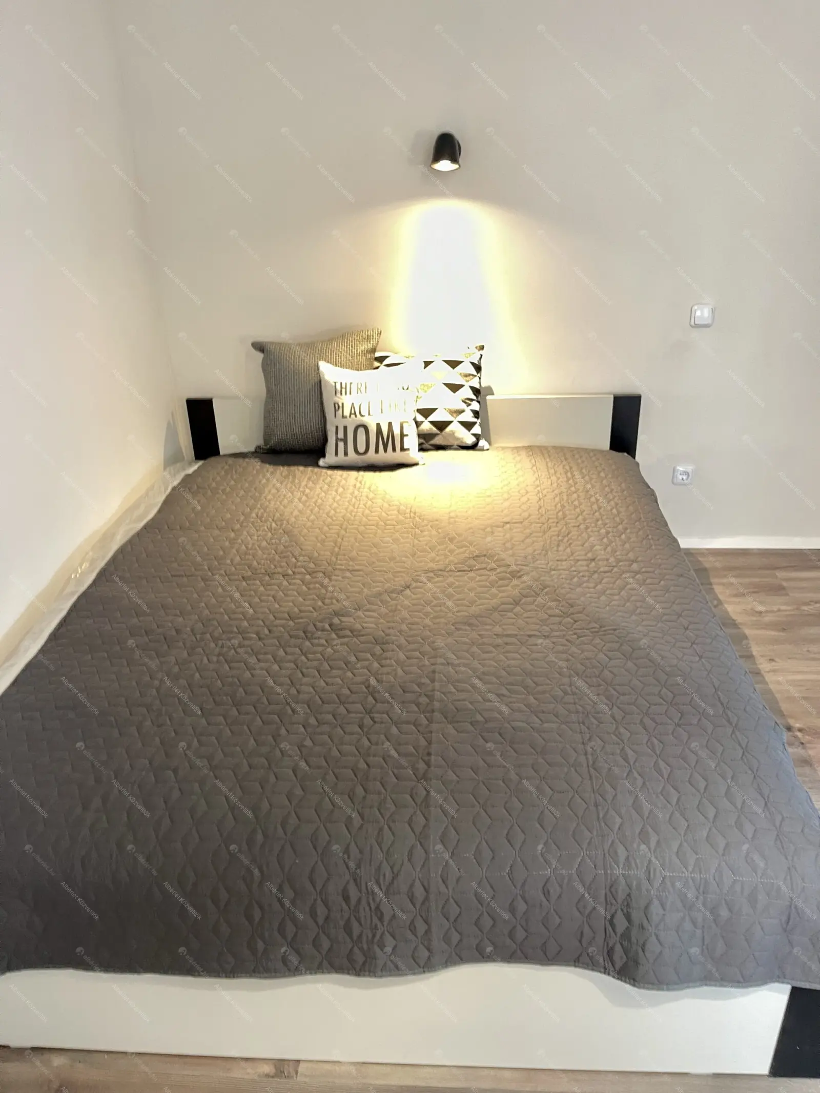 Kiadó albérlet 160000 Ft/hó áron: Budapest, VIII. kerület  Üllői út. Mérete: 24 nm, 1 szobás | Alberlet.hu - 6702879