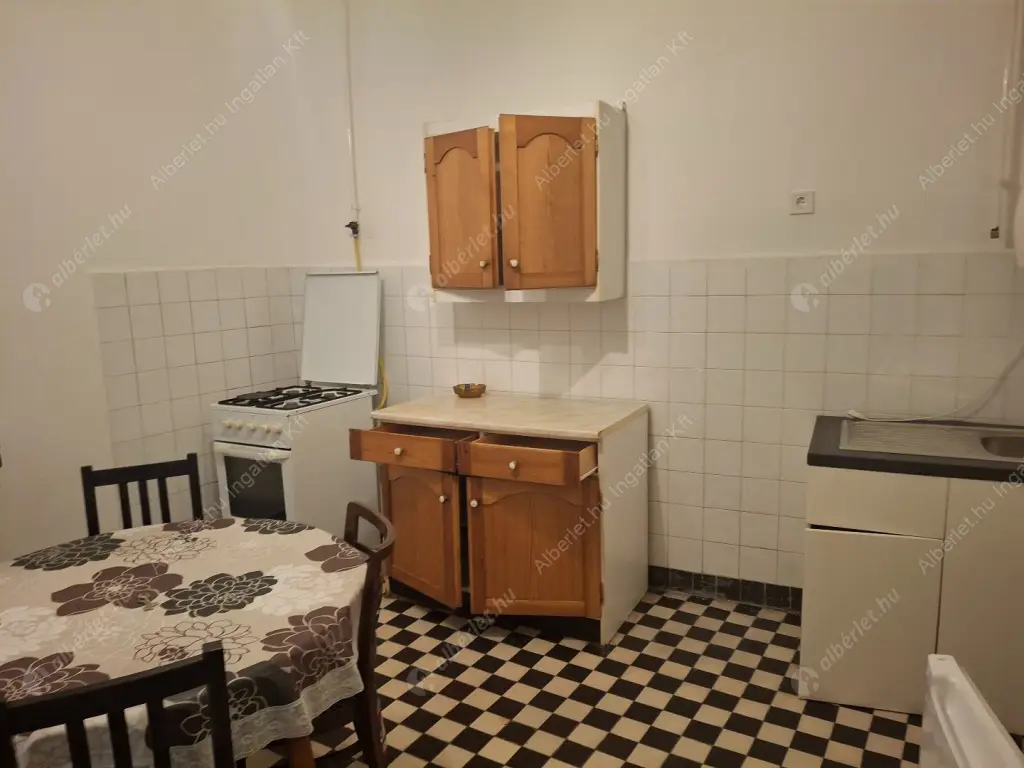 Kiadó albérlet 300000 Ft/hó áron: Budapest, VIII. kerület  Üllői út. Mérete: 90 nm, 3 szobás | Alberlet.hu - 6566248