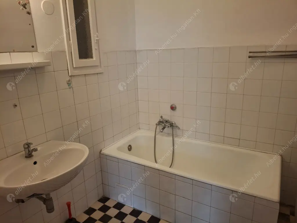 Kiadó albérlet 300000 Ft/hó áron: Budapest, VIII. kerület  Üllői út. Mérete: 90 nm, 3 szobás | Alberlet.hu - 6566249