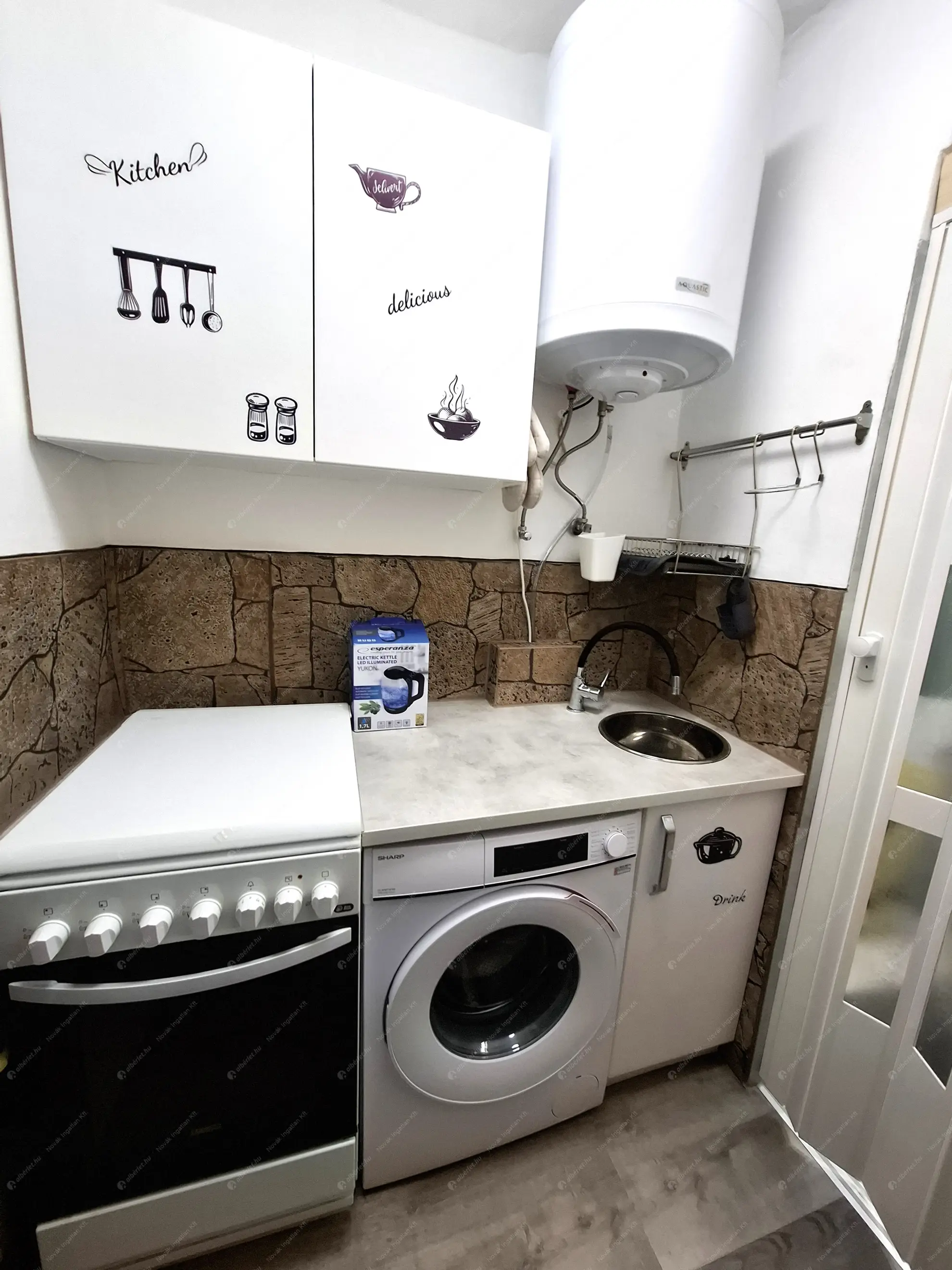 Kiadó albérlet 180000 Ft/hó áron: Budapest, VIII. kerület  uzsoki . Mérete: 24 nm, 1 szobás | Alberlet.hu - 6577954