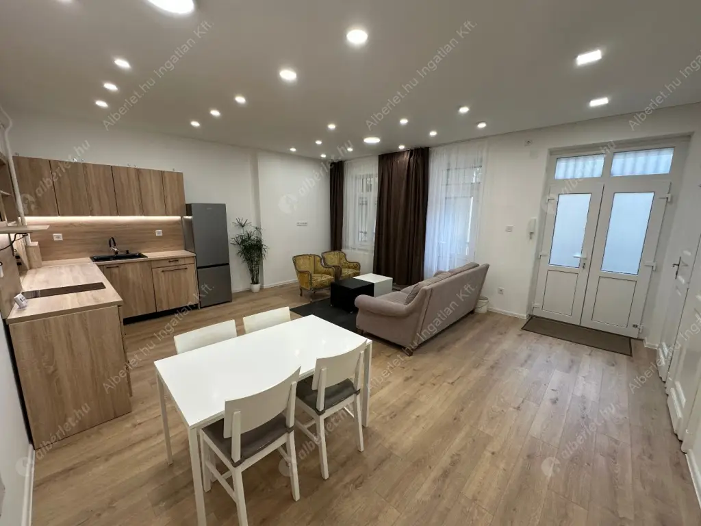 Kiadó albérlet 350000 Ft/hó áron: Budapest, VIII. kerület  Vajda Péter utca. Mérete: 94 nm, 3 szobás | Alberlet.hu - 6590281