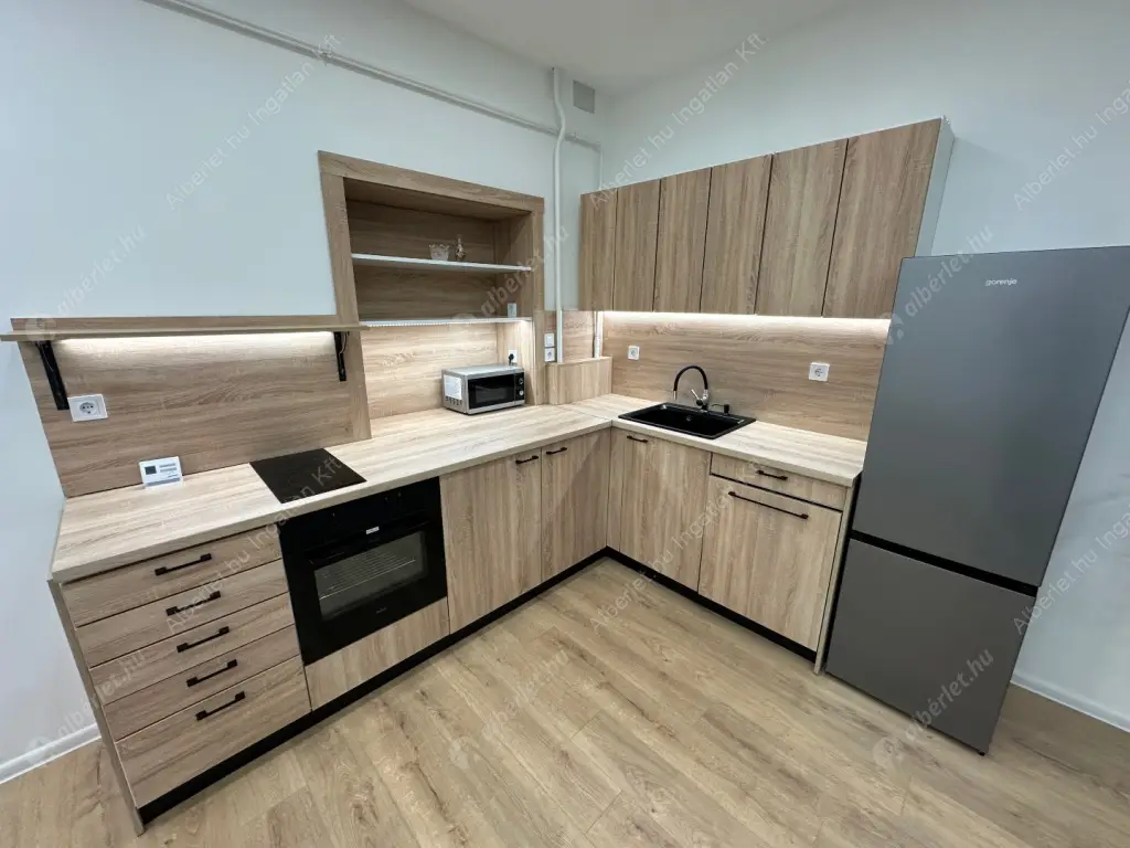 Kiadó albérlet 350000 Ft/hó áron: Budapest, VIII. kerület  Vajda Péter utca. Mérete: 94 nm, 3 szobás | Alberlet.hu - 6590282