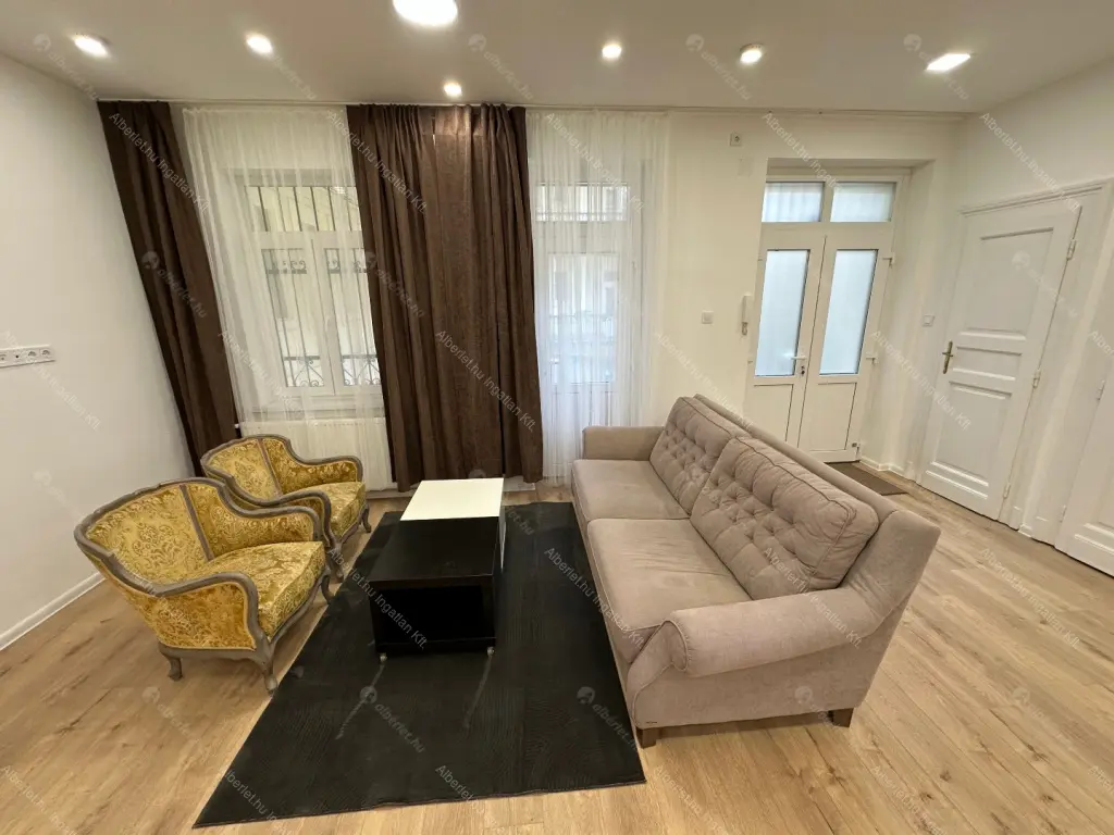 Kiadó albérlet 320000 Ft/hó áron: Budapest, VIII. kerület  Vajda Péter utca. Mérete: 94 nm, 3 szobás | Alberlet.hu - 6705253