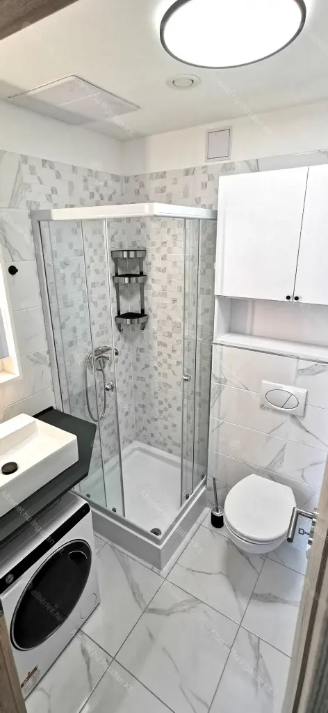 Kiadó albérlet 300000 Ft/hó áron: Budapest, VIII. kerület  Vajdahunyad utca. Mérete: 39 nm, 2 szobás | Alberlet.hu - 6643848