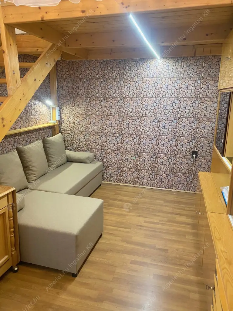 Kiadó albérlet 260000 Ft/hó áron: Budapest, VIII. kerület  Vas utca. Mérete: 26 nm, 1 szobás | Alberlet.hu - 6515992