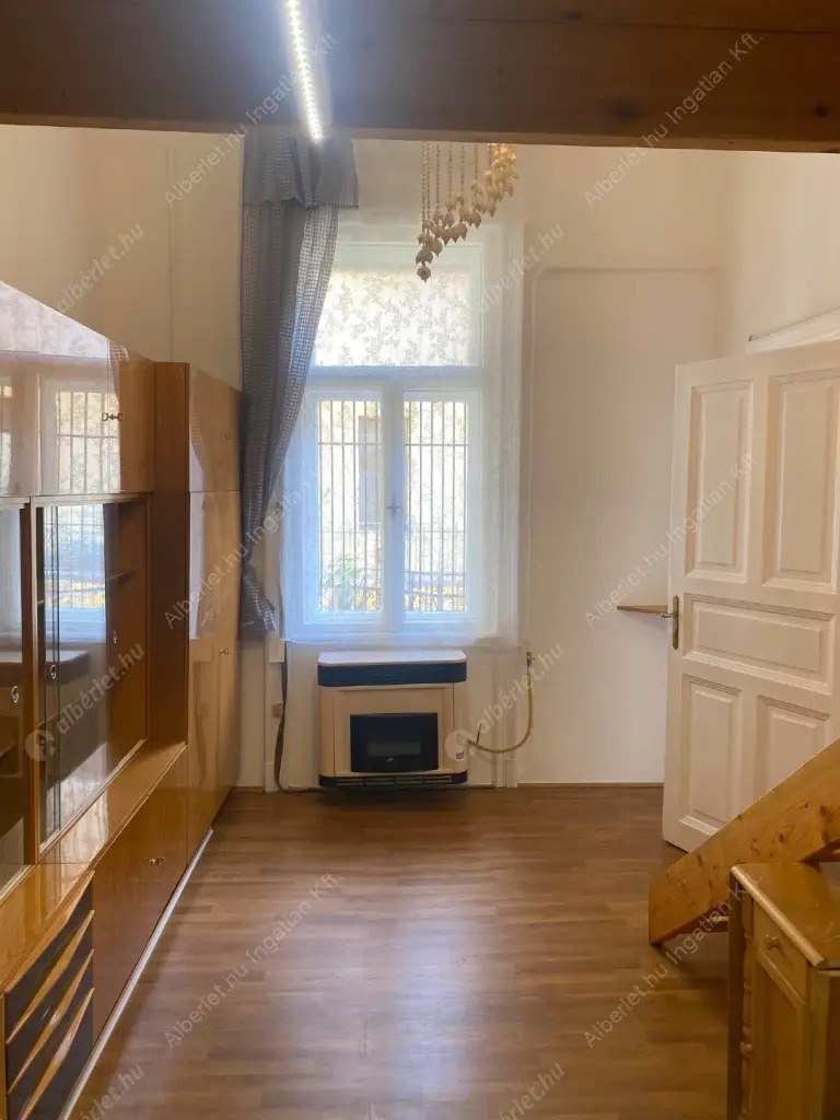 Kiadó albérlet 260000 Ft/hó áron: Budapest, VIII. kerület  Vas utca. Mérete: 26 nm, 1 szobás | Alberlet.hu - 6515994