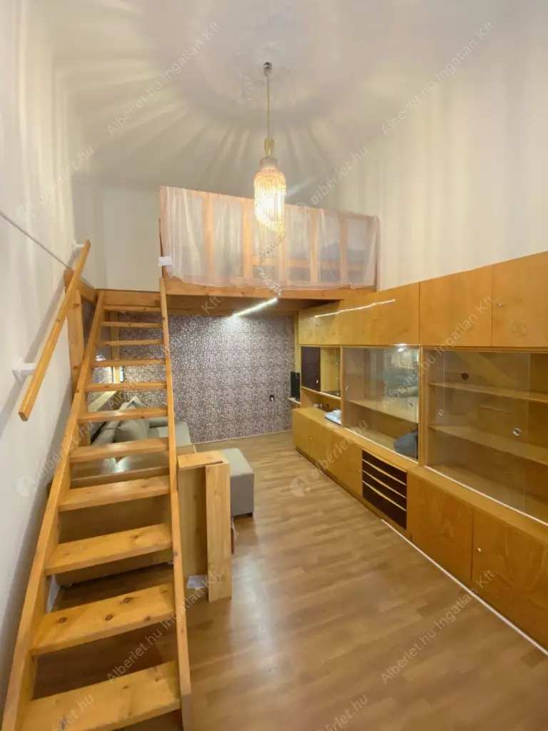 Kiadó albérlet 260000 Ft/hó áron: Budapest, VIII. kerület  Vas utca. Mérete: 26 nm, 1 szobás | Alberlet.hu - 6615944