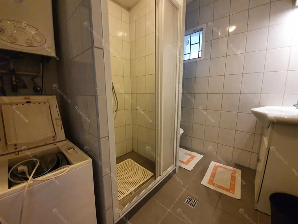 Kiadó albérlet 190000 Ft/hó áron: Budapest, VIII. kerület  Vas utca. Mérete: 34 nm, 1 szobás | Alberlet.hu - 5394185