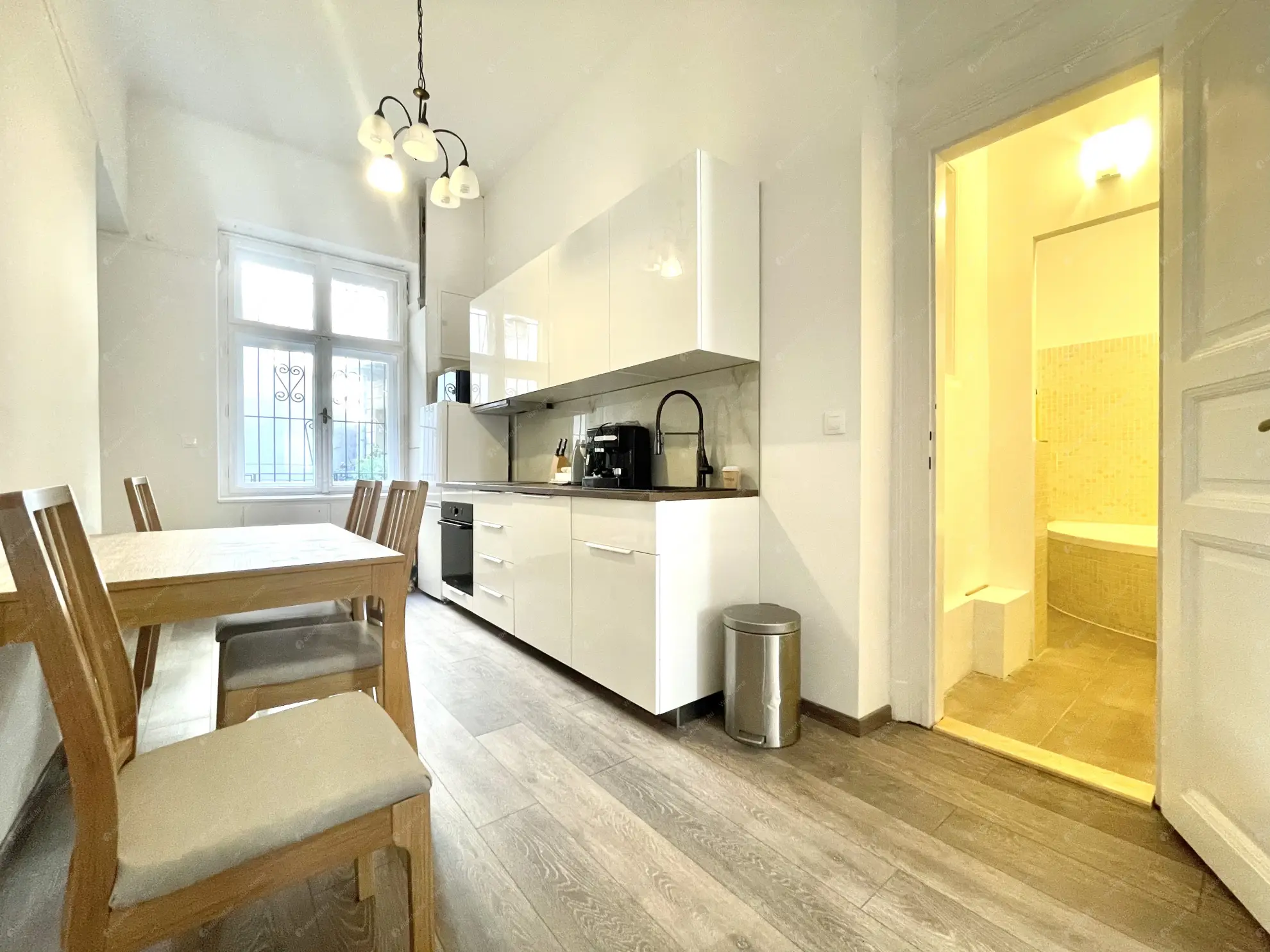 Kiadó albérlet 260000 Ft/hó áron: Budapest, VIII. kerület  Vas utca. Mérete: 70 nm, 2 szobás | Alberlet.hu - 6627704