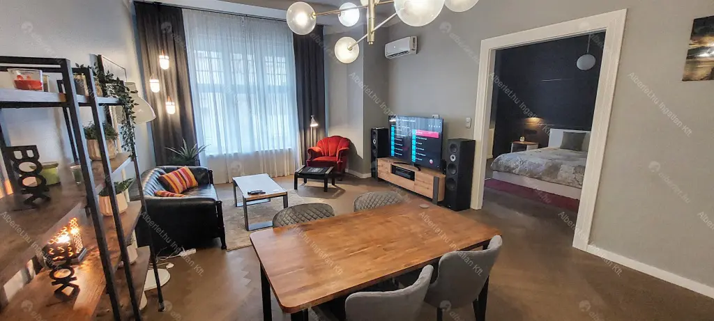 Kiadó albérlet 350000 Ft/hó áron: Budapest, VIII. kerület  Vas utca. Mérete: 74 nm, 2 szobás | Alberlet.hu - 6707618