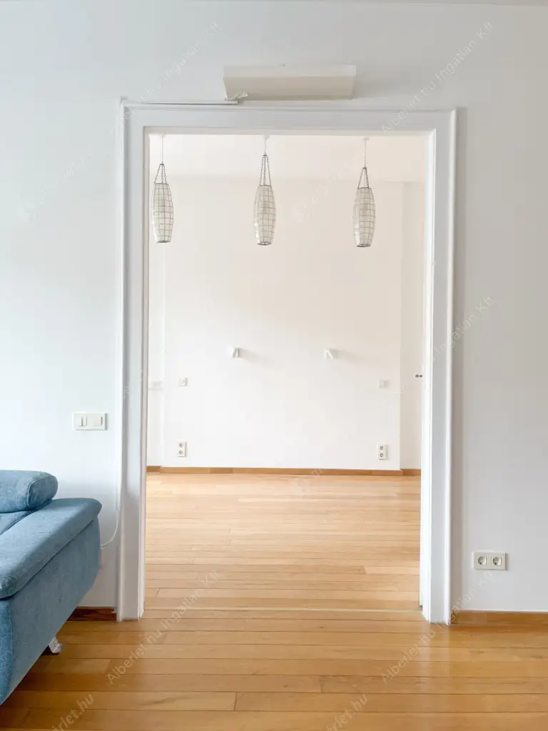 Kiadó albérlet 490000 Ft/hó áron: Budapest, VIII. kerület  Vas utca. Mérete: 93 nm, 2 szobás | Alberlet.hu - 6530181