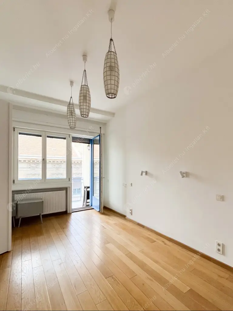 Kiadó albérlet 490000 Ft/hó áron: Budapest, VIII. kerület  Vas utca. Mérete: 93 nm, 2 szobás | Alberlet.hu - 6530183